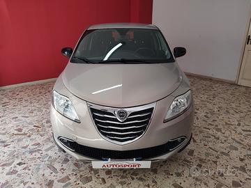 lancia Ypsilon automatica 
