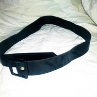 Cintura da donna in pelle lucida blu