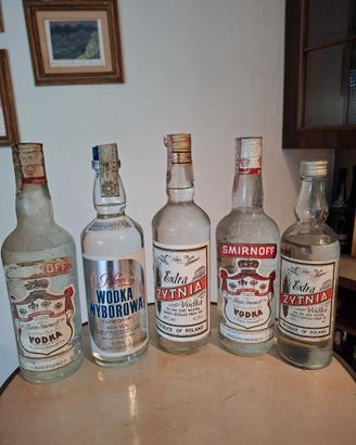 Set 5 bottiglie di vodka vintage, anni '70/'80