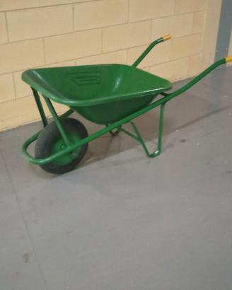 carriola in metallo 