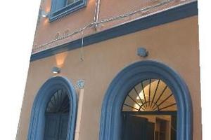 Ristrutturata palazzina d'epoca 8 locali