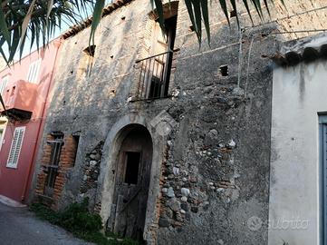 CASA SEMINDIPENDENTE A MILAZZO