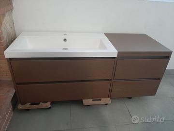Mobile bagno sospeso con lavabo integrato