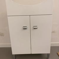 Mobile bagno con lavabo