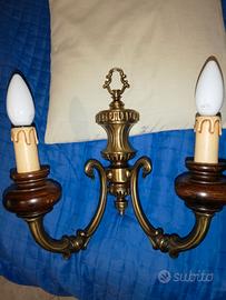 2 Lampadari 1 a 4 luci 60 euro 1 a 2 luci a parete