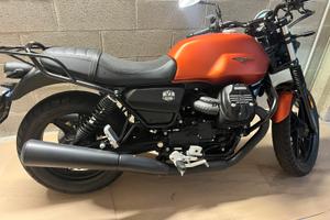 Moto Guzzi V7 Stone - 2022 ancora in Garanzia