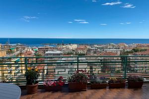Attico vista mare per vacanza