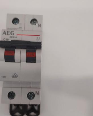 INTERRUTTORE AUTOMATICO MAGNETOTERMICO 10A