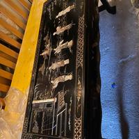 Tavolo caffe insieme con il vaso per fiori