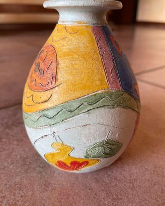Vaso in ceramica etnico molto colorato