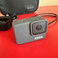 GoPro Hero 7 Silver con accessori