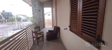 Appartamento in collina vista mare