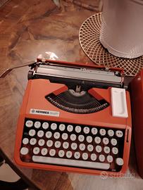  macchina da scrivere Olivetti