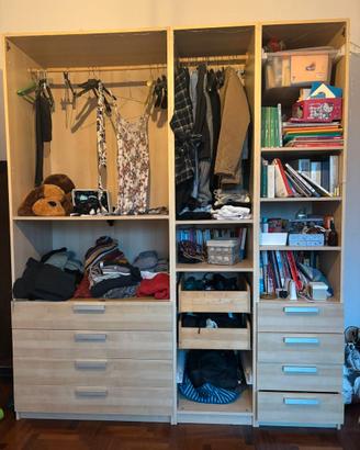 Armadio Ikea aperto