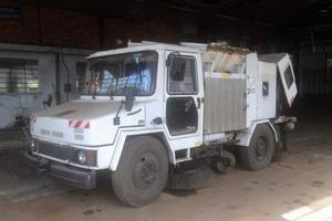 MACCHINA OPERATRICE SEMOVENTE-SPAZZATRICE SICAS