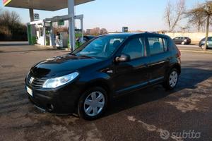 Dacia Sandero Gpl Benzina con motore fuso