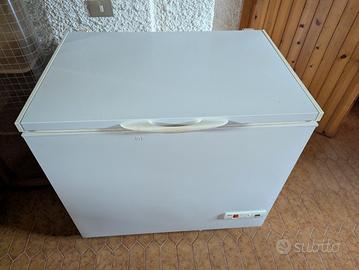 Congelatore a pozzetto 