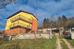 Piccolo borgo Casolare corte privata