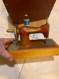 Macchina da cucire vintage