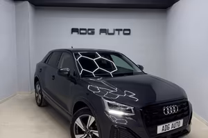 Audi Q2 35 TDI quattro S tronic Identity Black