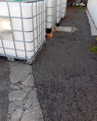 Cubi cisterna 1000 litri con tappo e rubinetto inf