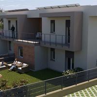 GAVIRATE, MODERNA VILLA BIFAMILIARE