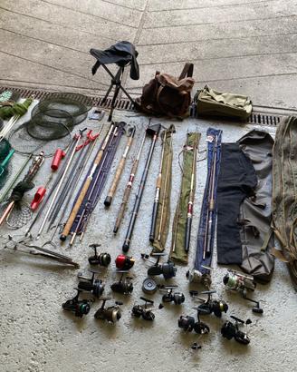 Tanti accessori per pesca. Vintage.
