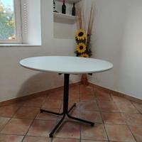 Tavolo Rotondo  Stile Moderno
