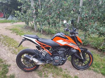 KTM Duke 125