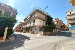 5 LOCALI A CASTELDACCIA
