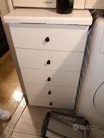 Cucina stanza da letto e credenza