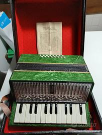 Fisarmonica vintage USSR “Kryzhachok" funzionante