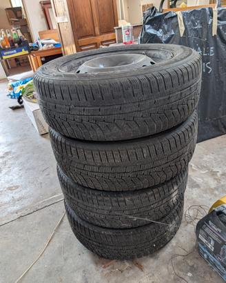 Pneumatici 205/60R16 92H
