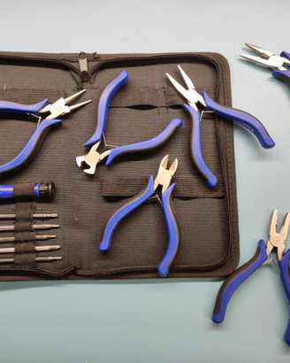 Set mini pinze + cacciavite multiplo