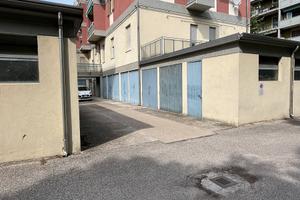 Garage in quartiere Valletta Valsecchi
