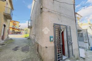 CASA INDIPENDENTE A SAN MARTINO VALLE CAUDINA