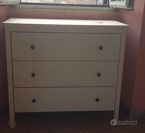 Cassettiera bianca con.3 cassetti