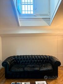 Divano Chesterfield 3 posti in vera pelle nera