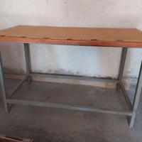Tavolo da lavoro struttura ferro, piano in legno