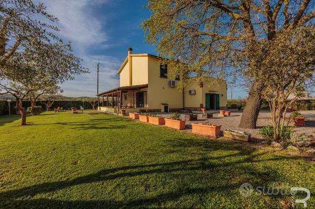 Agriturismo ben tenuto con piscina