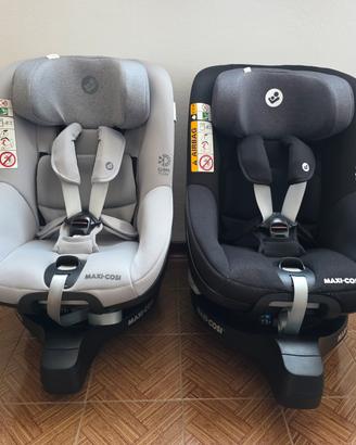 2 Seggiolini auto Maxi-Cosi Mica Pro Eco + Fodere