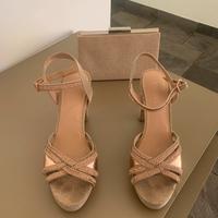 Sandali e borsetta oro rosa usati una volta