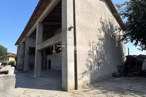 RUSTICO DA RISTRUTTURARE