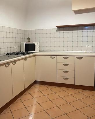 Cucina ad angolo come nuova