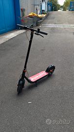 Monopattino Segway Ninebot F40 Gomma Anti-foratura