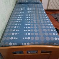 Letto con doghe+comodino+scrivania