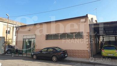 Via del Santo, grande capannone + uffici