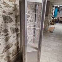 vetrina metallo Oakley