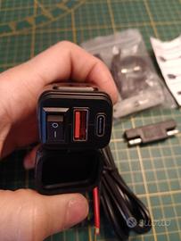 Presa USB per manubrio moto