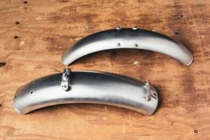 Parafanghi lunghi Moto Guzzi V7 – Alluminio satina